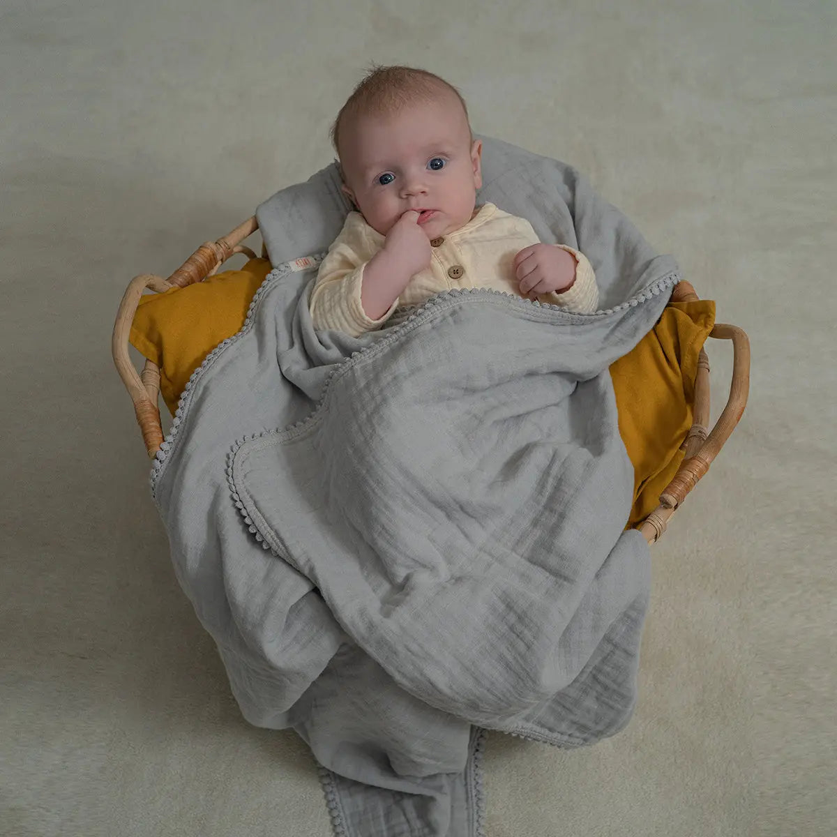 Husky Muslin Blanket Pompom